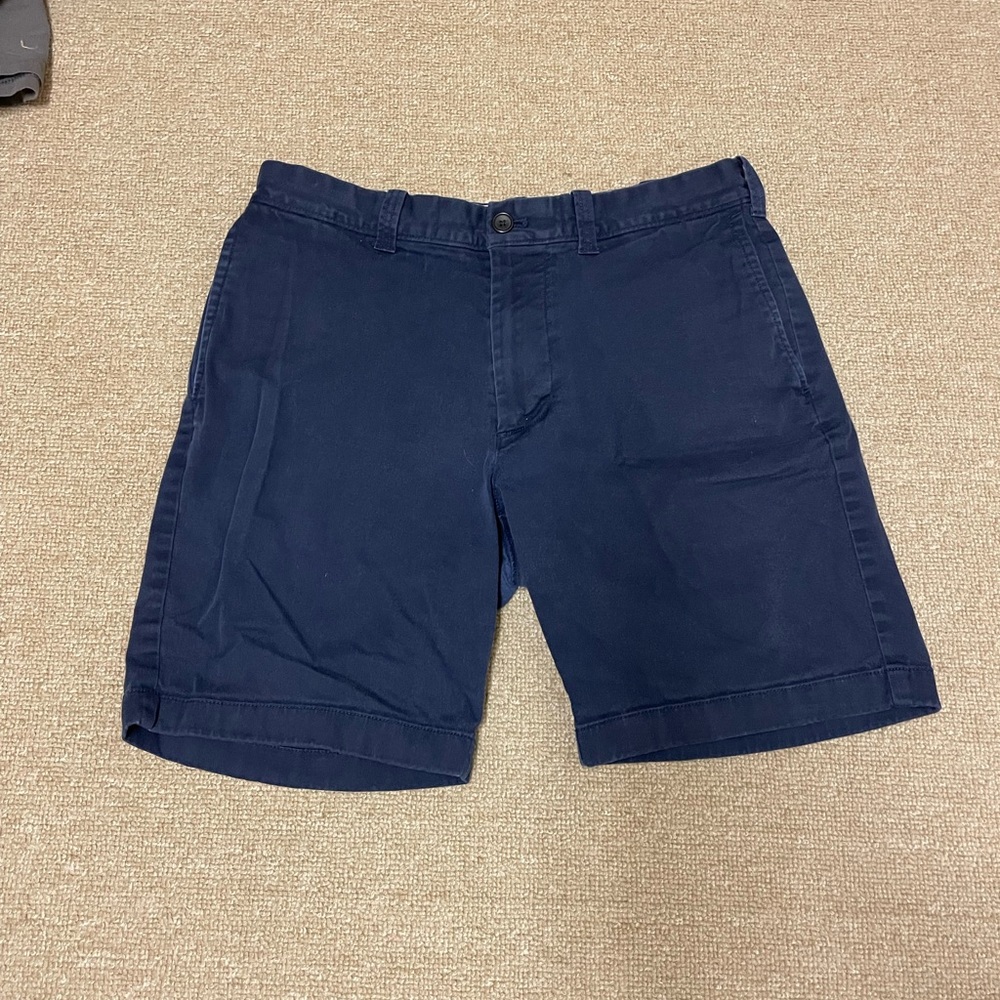 Mens J. Crew navy blue shorts.
